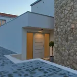 فيلة Rossa Županje