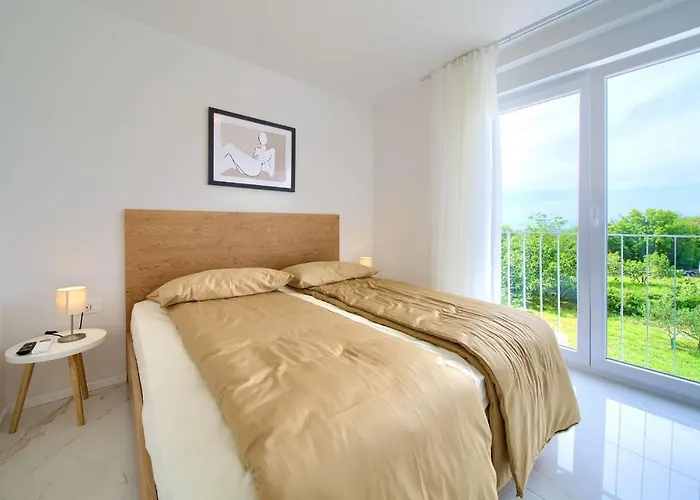 Rossa Villa *